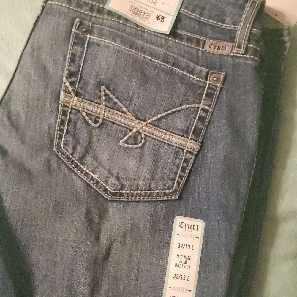 Cruel Girl Abby 32L or 13 Long